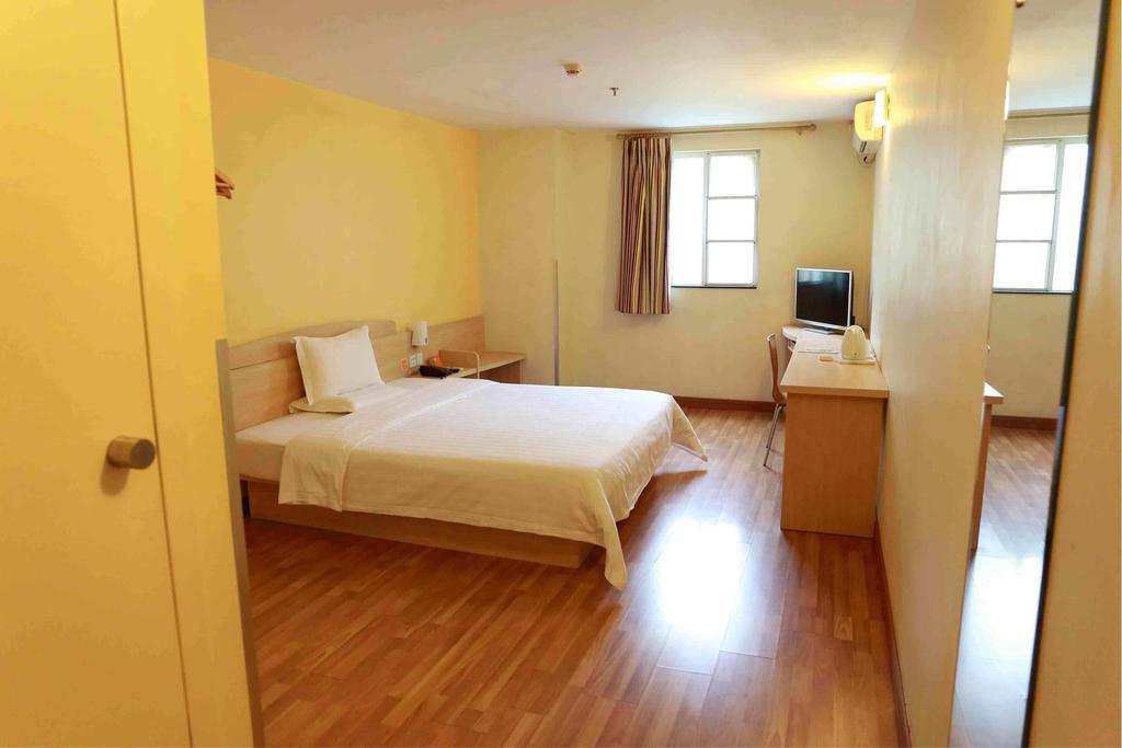 7Days Inn Huaihua West Bus Terminal Room photo